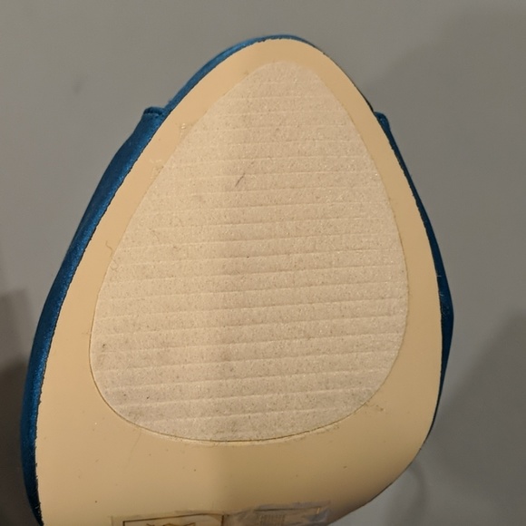 Bebe Platform Satin Pumps Teal Crystal Size 7US - Picture 4 of 4